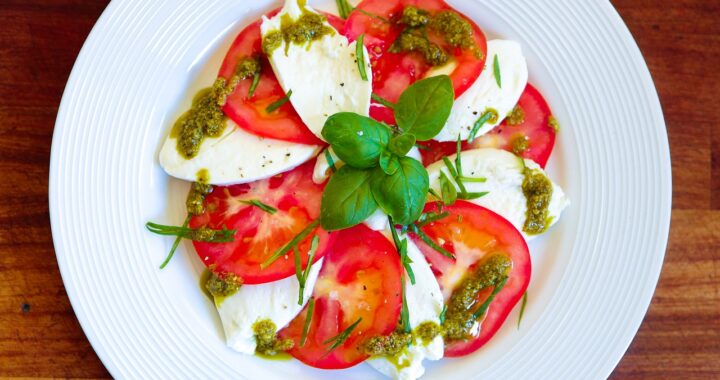 Caprese salát, mozzarella, caprese salad, caprese, basil, cheese, healthy, italian, tomatoes, mediterranean, food, fresh, vegetarian, delicious, vegetable, homemade, cuisine, caprese salad, caprese salad, caprese, caprese, caprese, caprese, caprese