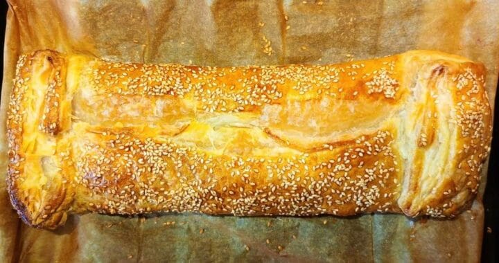 Slaný závin s balkánským sýrem a černými olivami